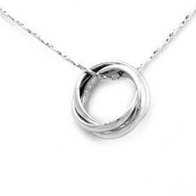 精致優雅的伊泰蓮娜麗晶合金項鏈 立體環設計點亮珠寶魅力