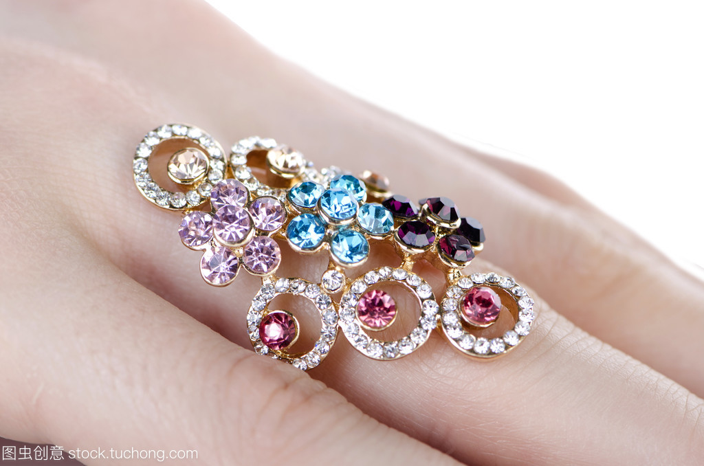 指尖的藝術(shù) 戒指，珠寶首飾中的個性符號