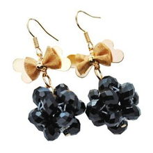 璀璨典雅 韓版水晶耳環(huán)的魅力與搭配藝術(shù)